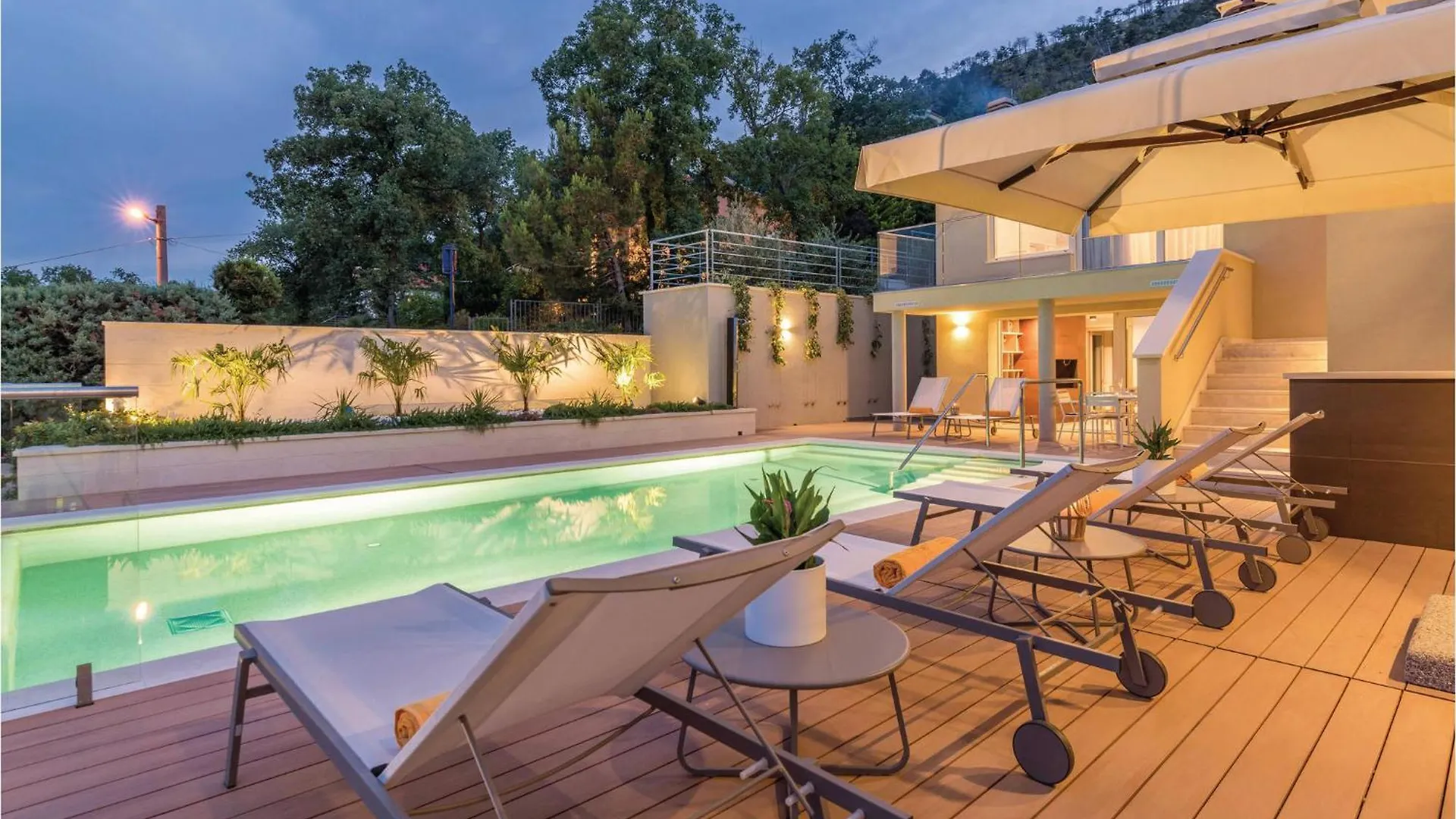 Nice Apartment In Plomin With Jacuzzi